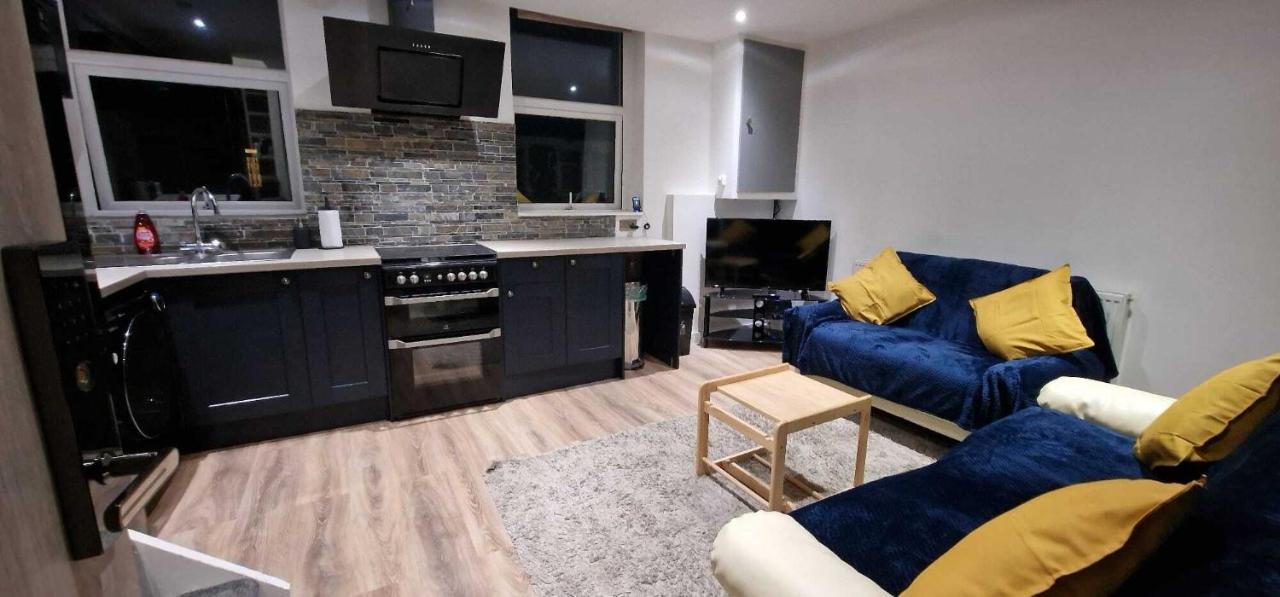 Sapphire Strathnairn Apartment Cardiff Bagian luar foto