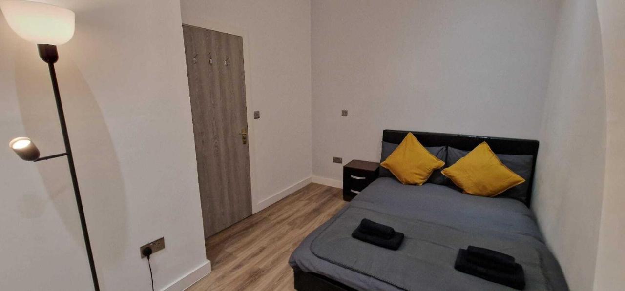 Sapphire Strathnairn Apartment Cardiff Bagian luar foto
